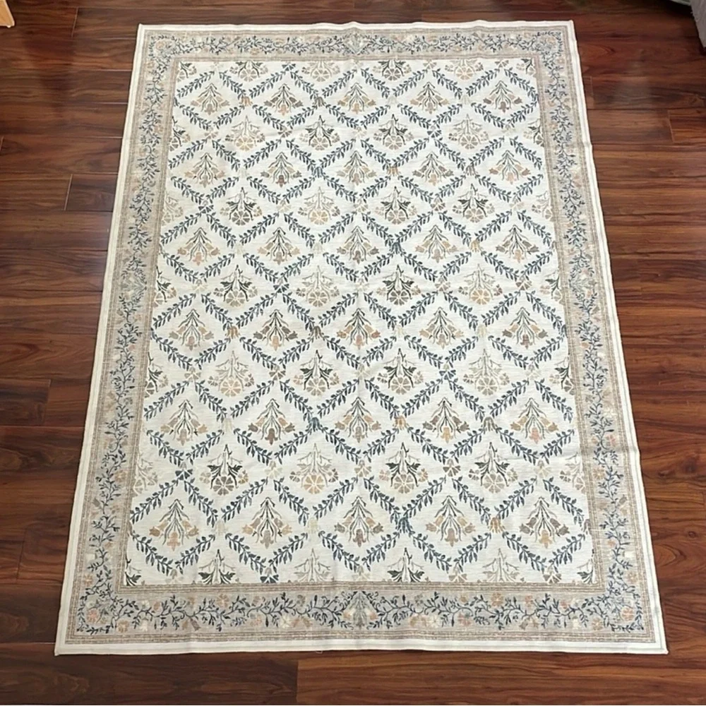 5x7 Ruggable Area Rug - Picture 2 of 6